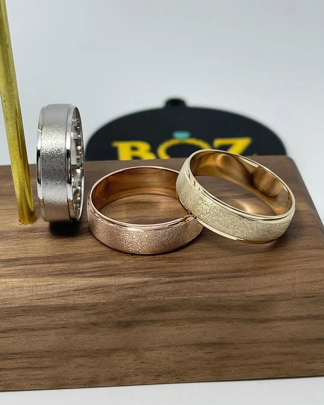 6mm Sandust Band in 18k Gold