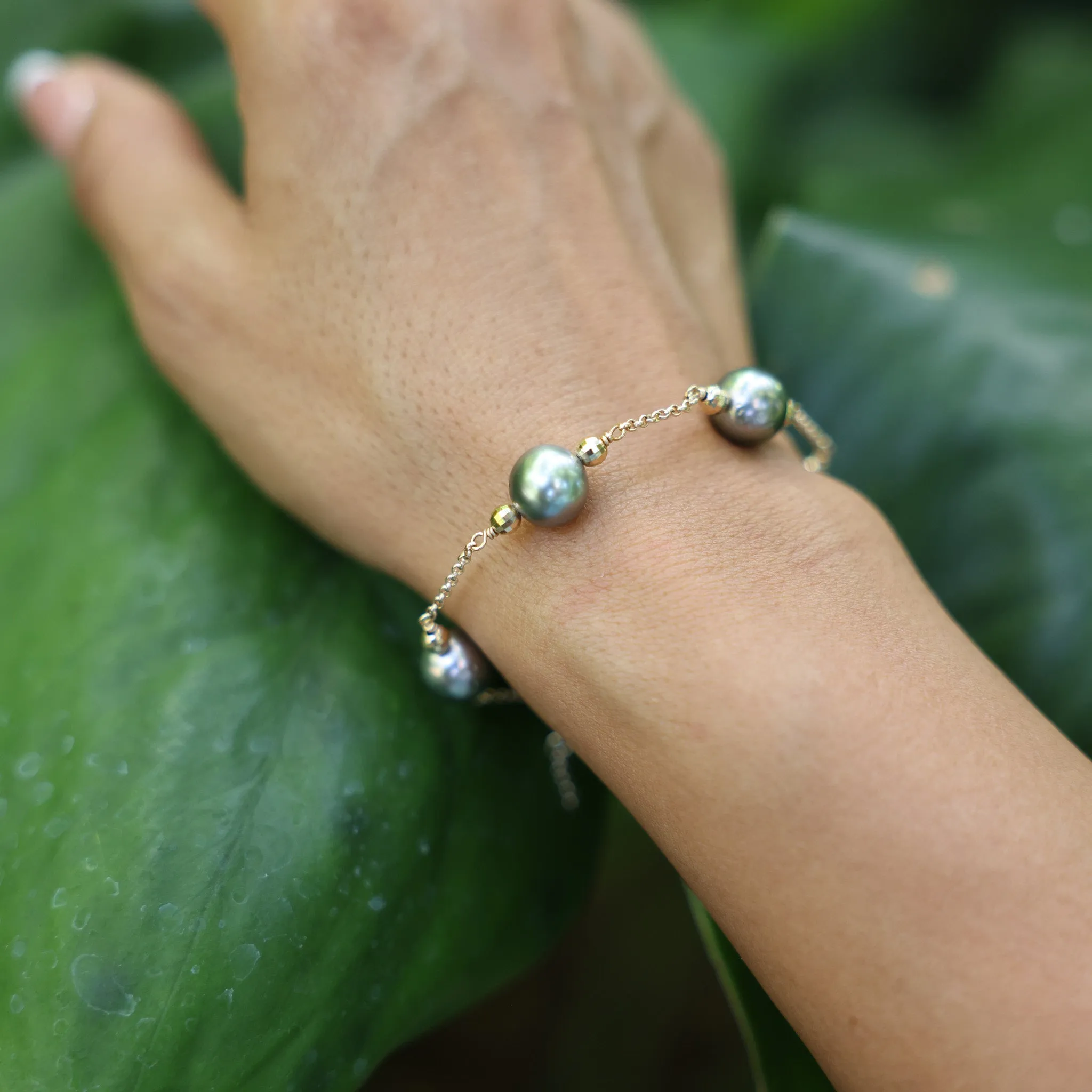 7.5-8" Tahitian Black Pearl Bracelet in Gold - 9-10mm