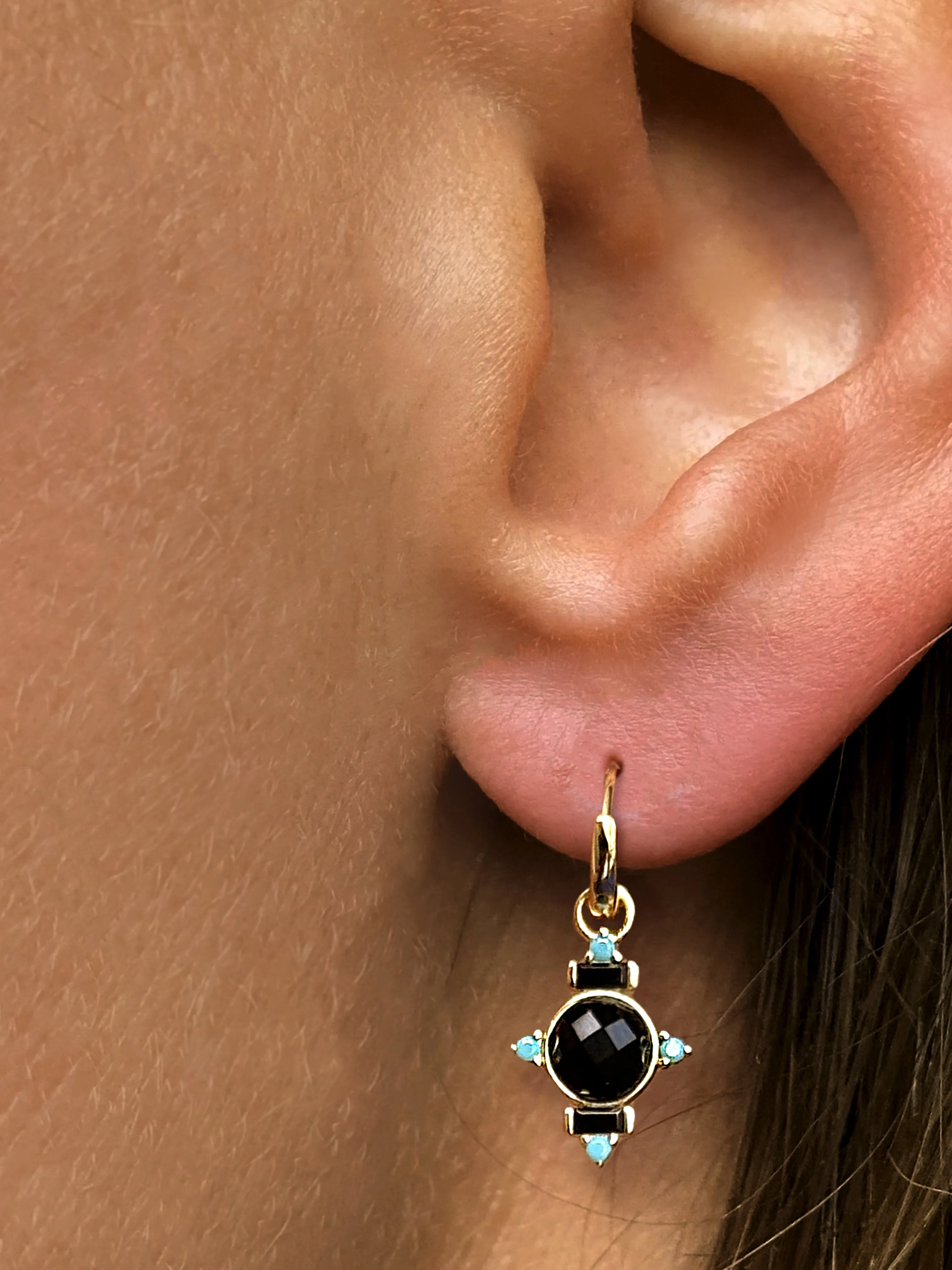 925 Silver earrings gilded with 18k yellow gold assembled with black Onyx and Turquoise