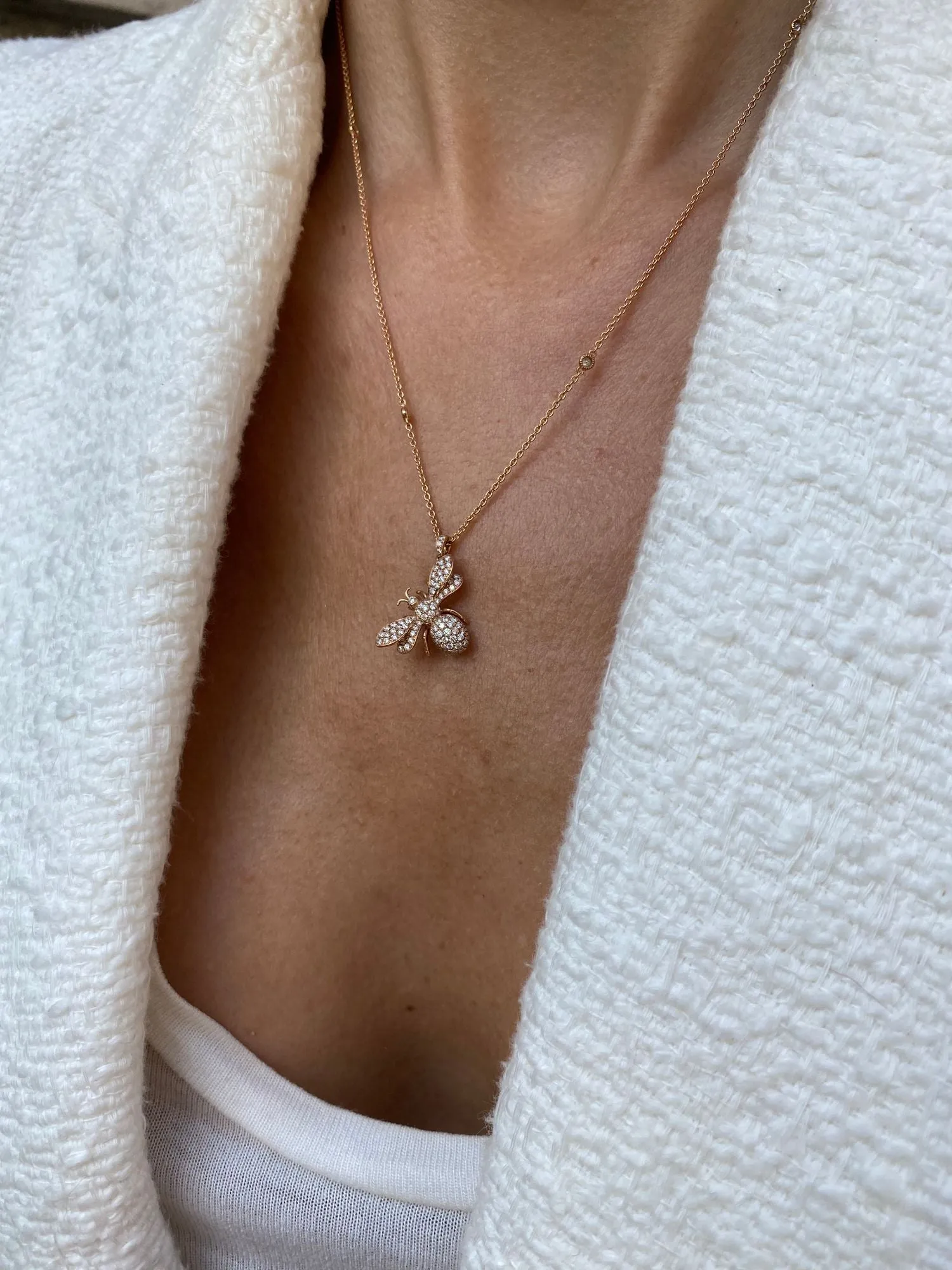 Busy Bee Dream 18K Gold, Rosegold or Whitegold Necklace w. Diamonds