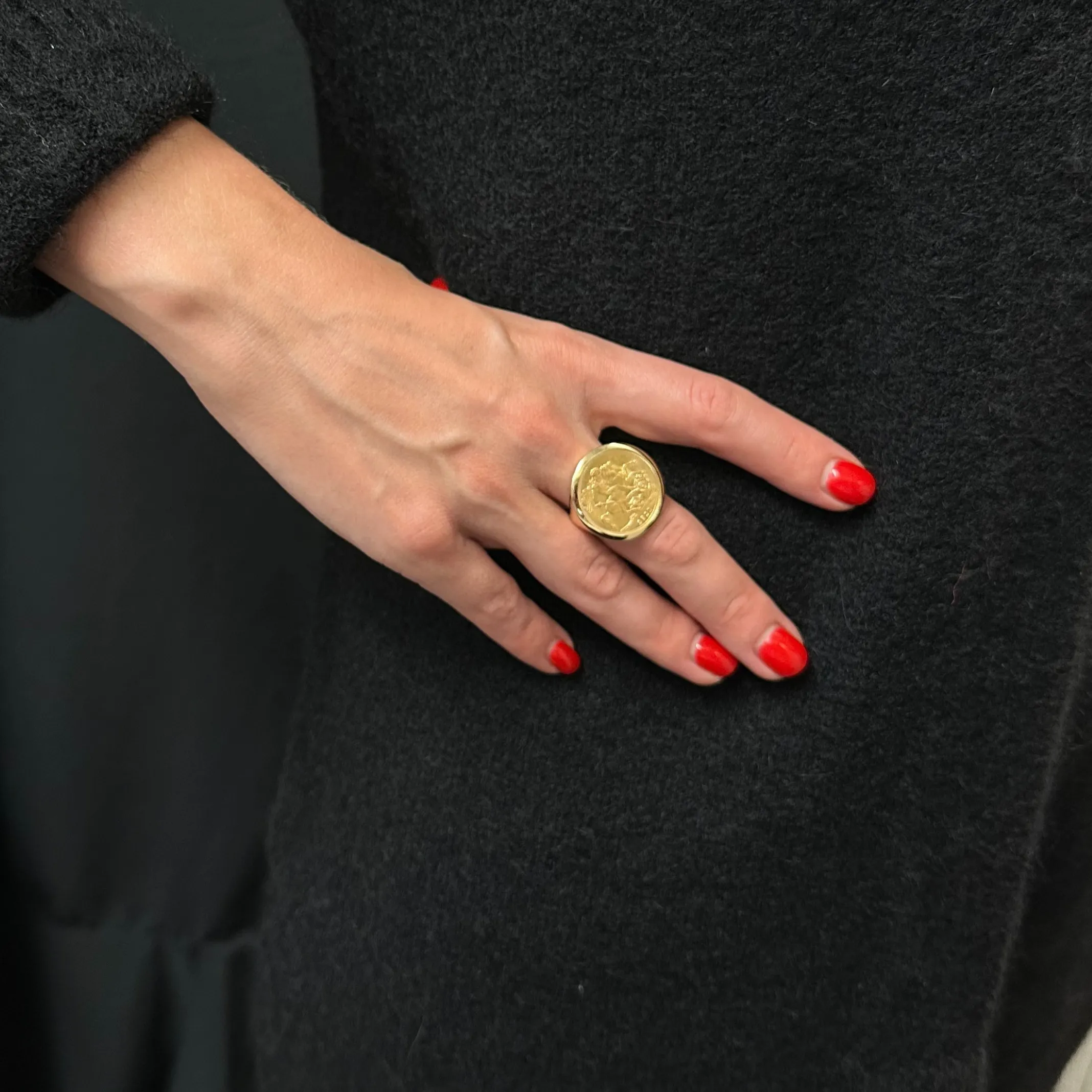 Daisy Exclusive 1911 22k Gold 1 Sovereign George V 18k gold Ring