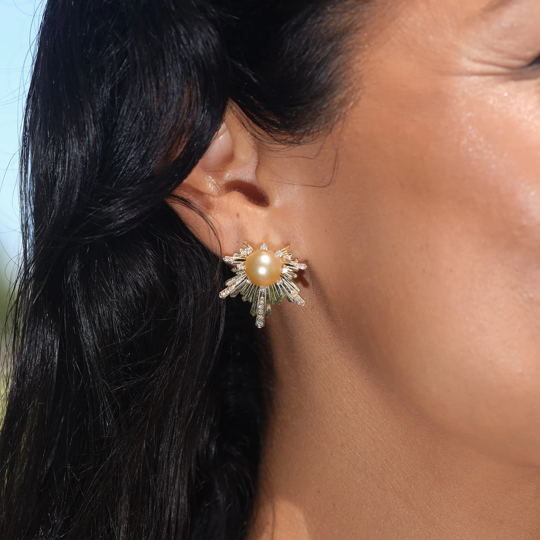 E Ho???la South Sea Gold Pearl Earrings in Gold with Diamonds - 23mm
