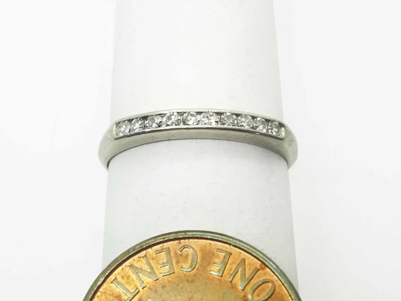 Estate 0.25ct tw Channel Natural Diamond Platinum Band Ring Size 5.5