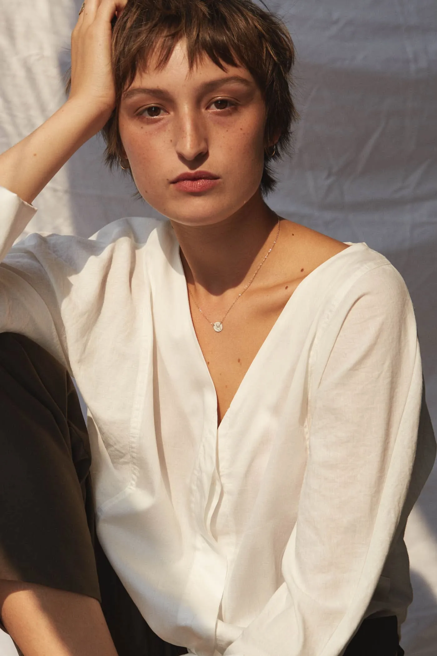 Hand Gestures Link Necklace