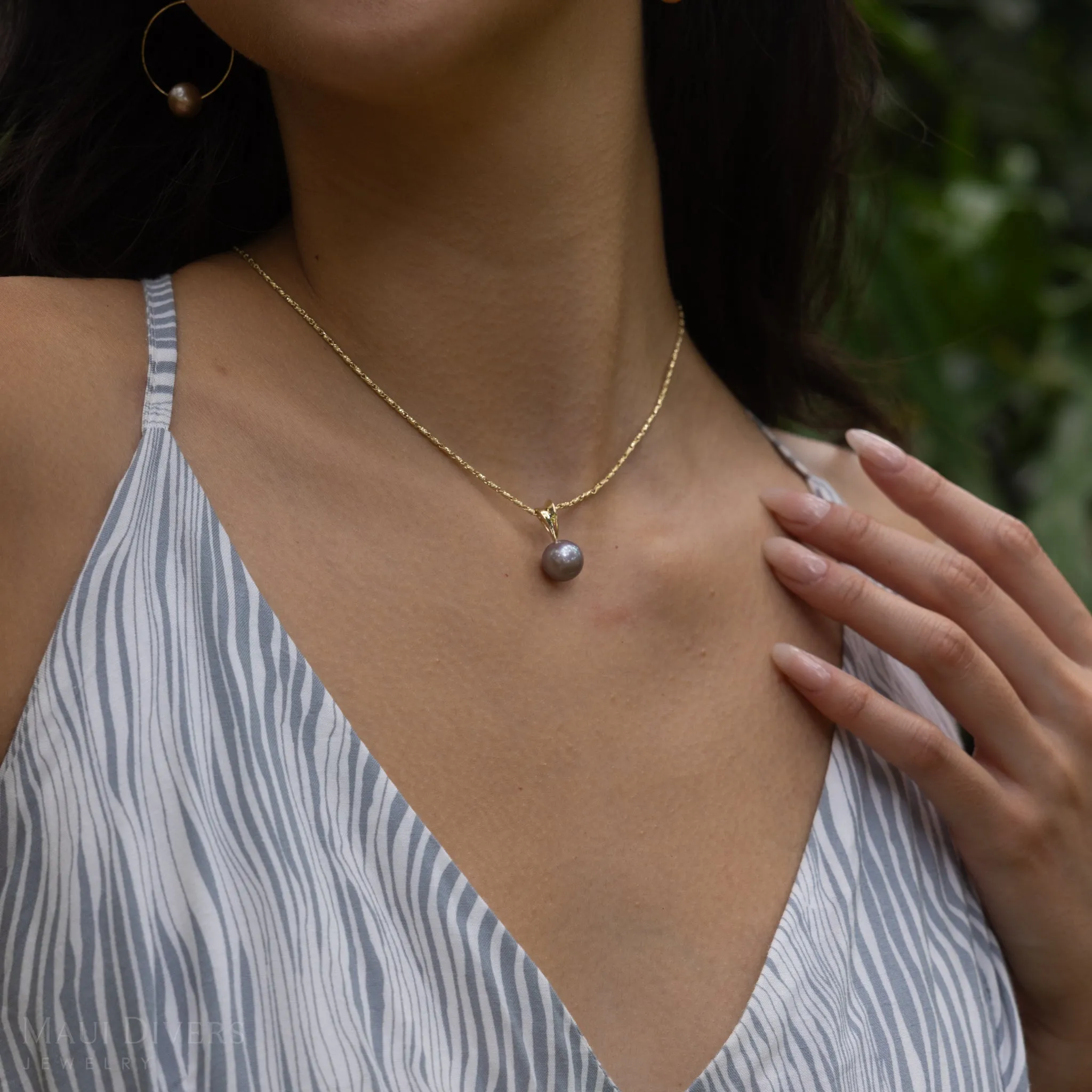 Lilac Freshwater Pearl Pendant in Gold - 10-11mm