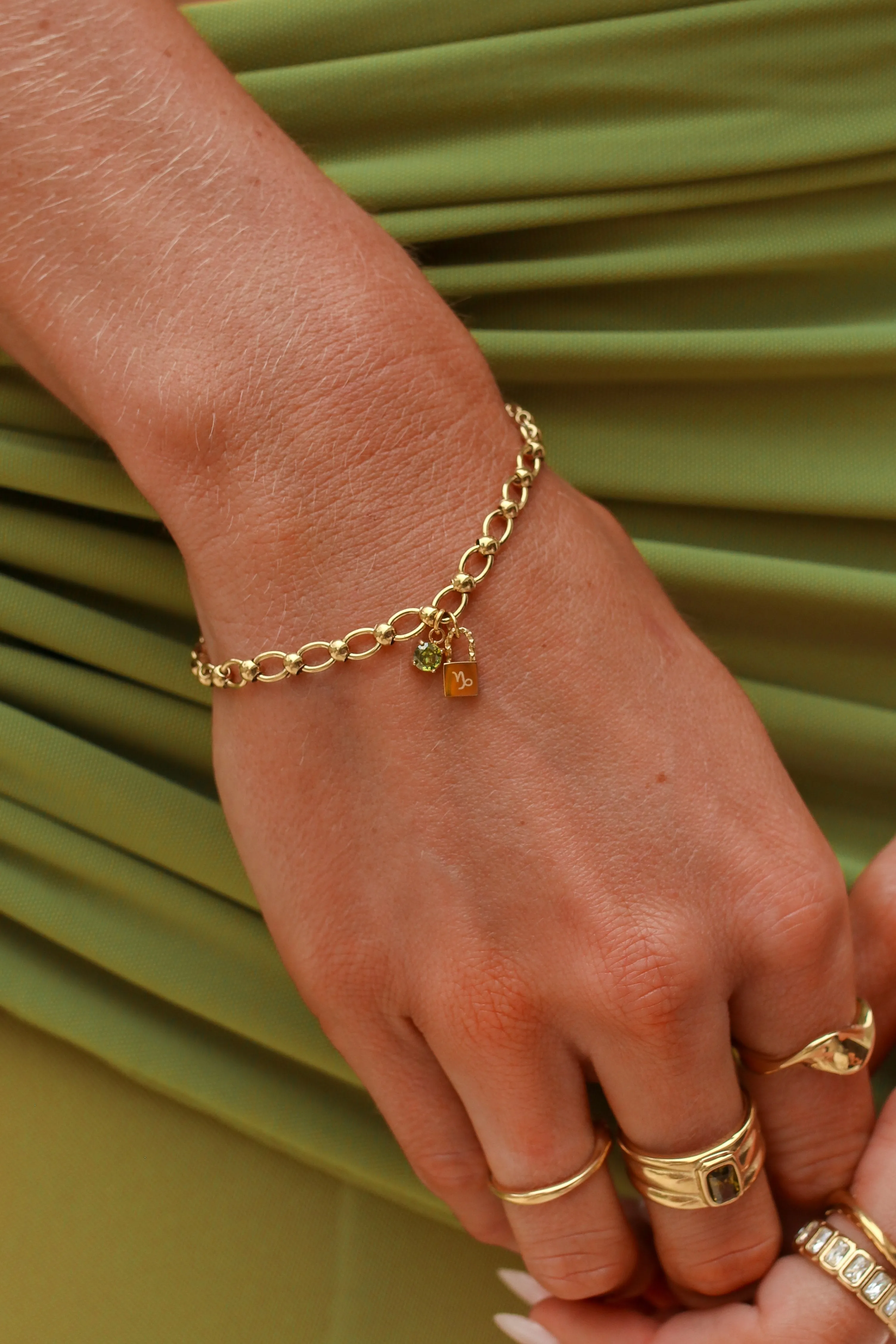Lindy - Stainless Steel Engraved Padlock Bracelet