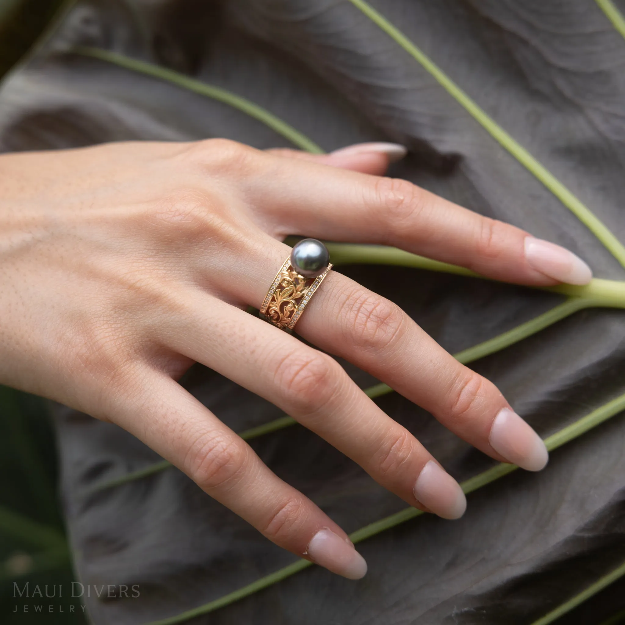 Living Heirloom Tahitian Black Pearl Ring in Gold with Diamonds - 10mm