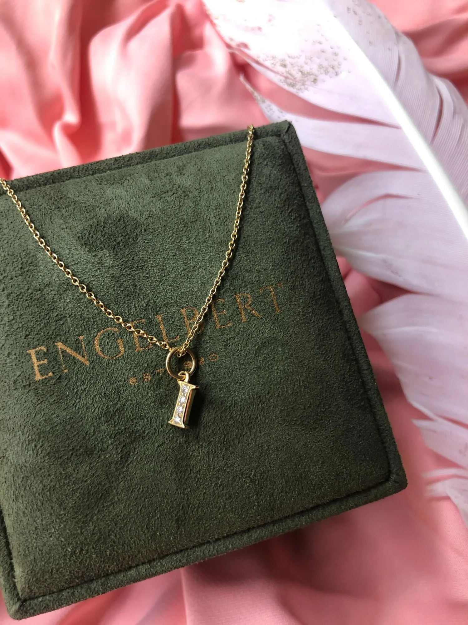 Love Letter S 18K Gold Necklace w. Diamonds