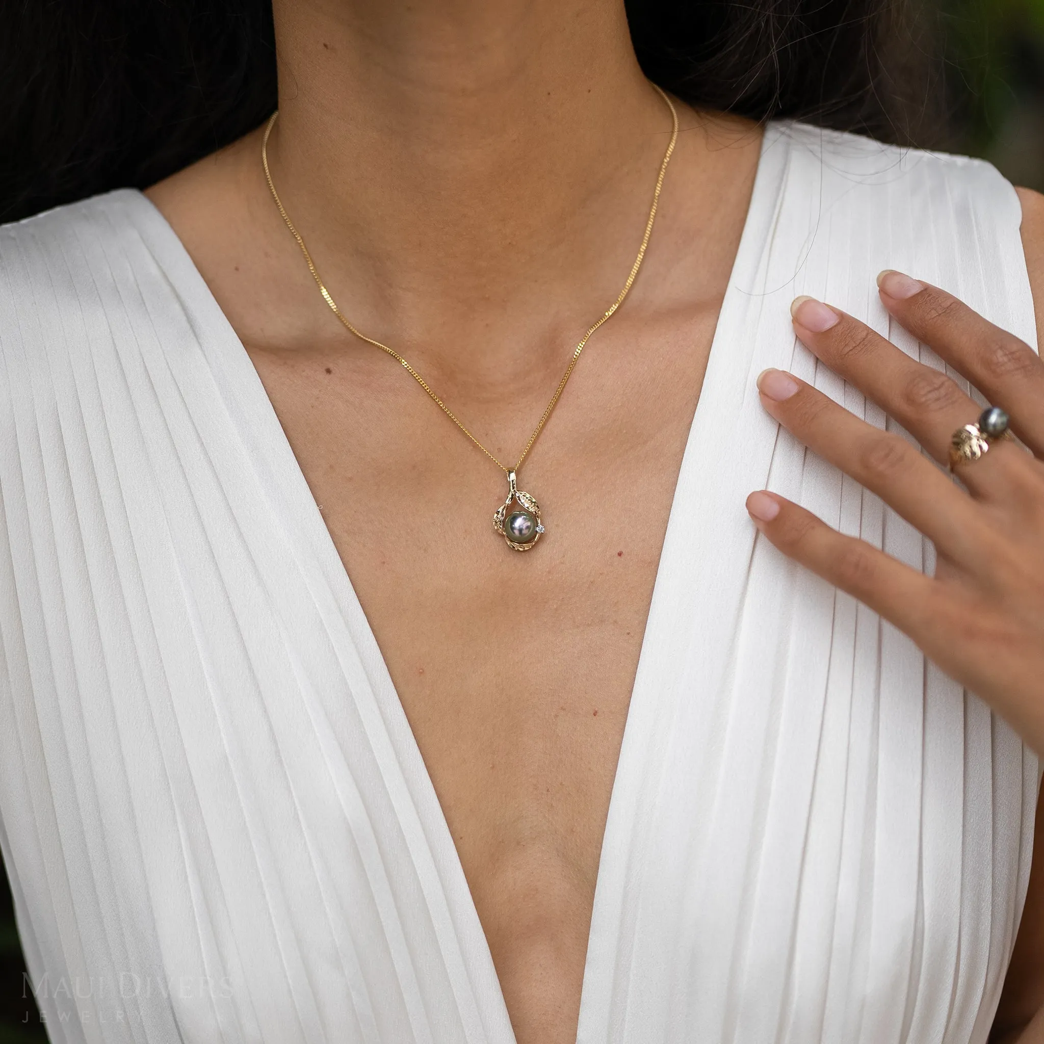 Maile Tahitian Black Pearl Pendant in Gold with Diamonds - 9-10mm