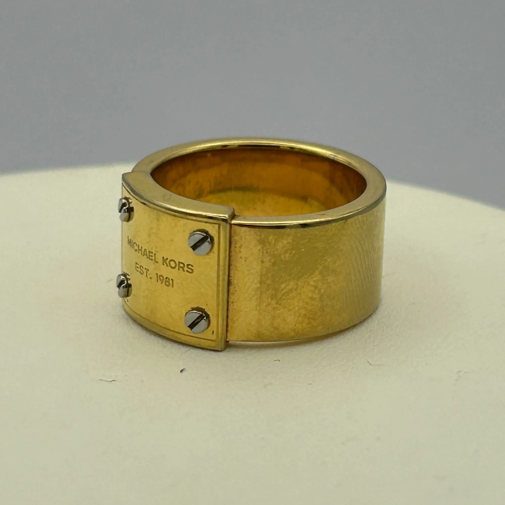 Michael Kors Gold Toned Logo Brass Wide Ring/Band SIZE 7 - MKJX2657