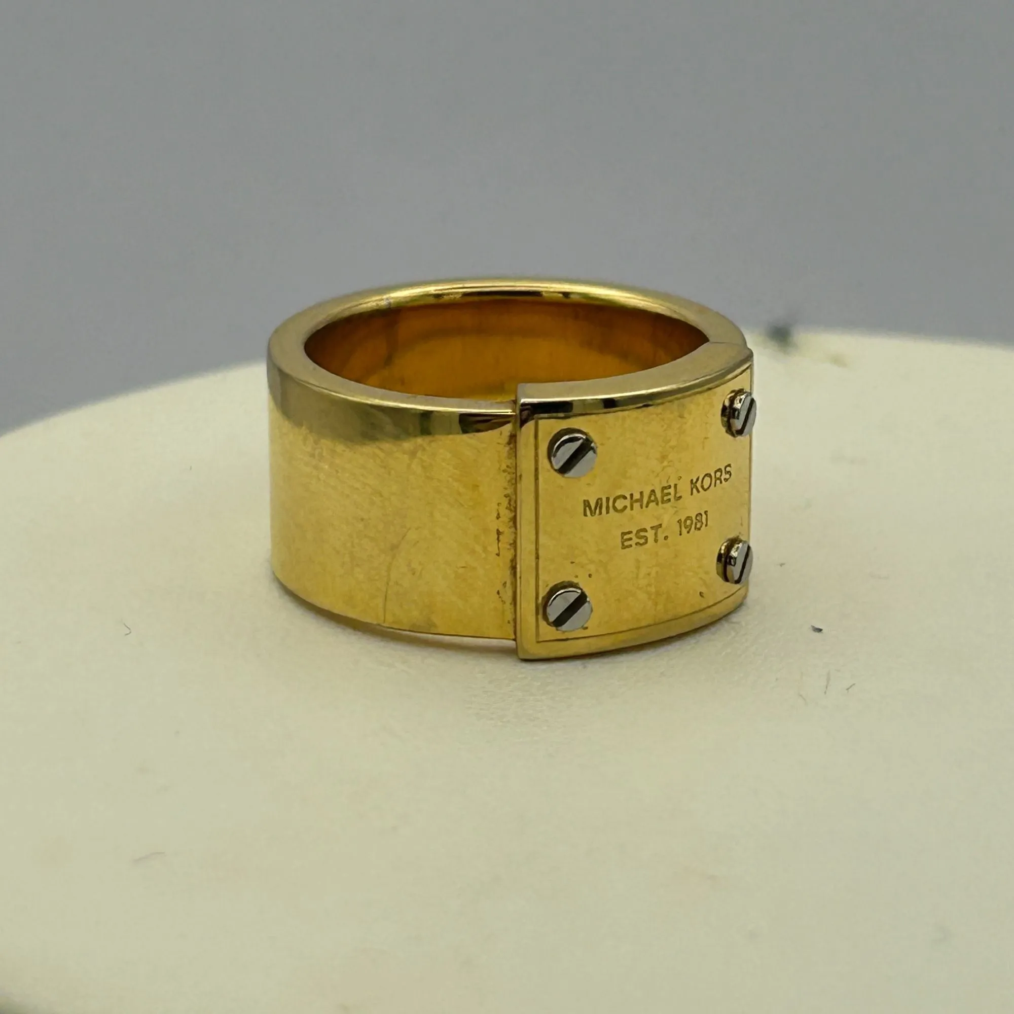 Michael Kors Gold Toned Logo Brass Wide Ring/Band SIZE 7 - MKJX2657