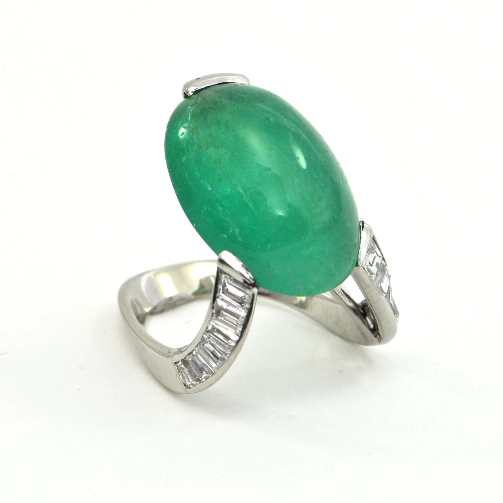 Mid-Century 20.1 ct Emerald Cabochon and 1.1 ct Diamond Retro Platinum Ring