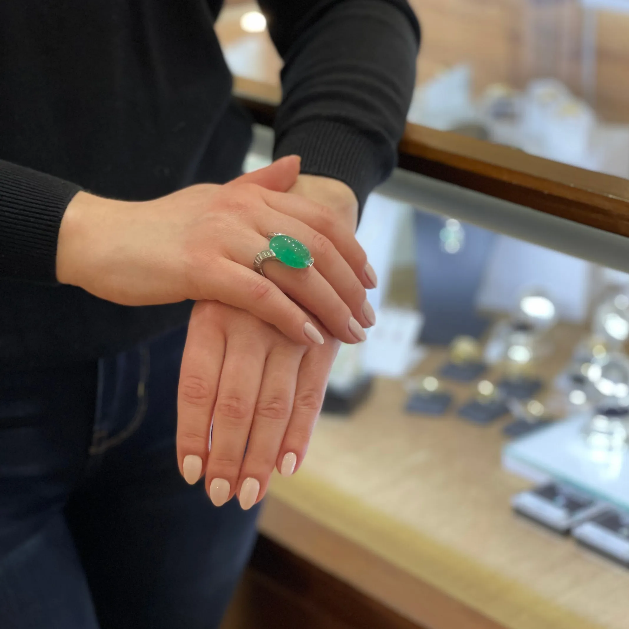 Mid-Century 20.1 ct Emerald Cabochon and 1.1 ct Diamond Retro Platinum Ring
