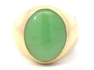 Oval Cabochon Green Jade Ring in 14K Yellow Gold