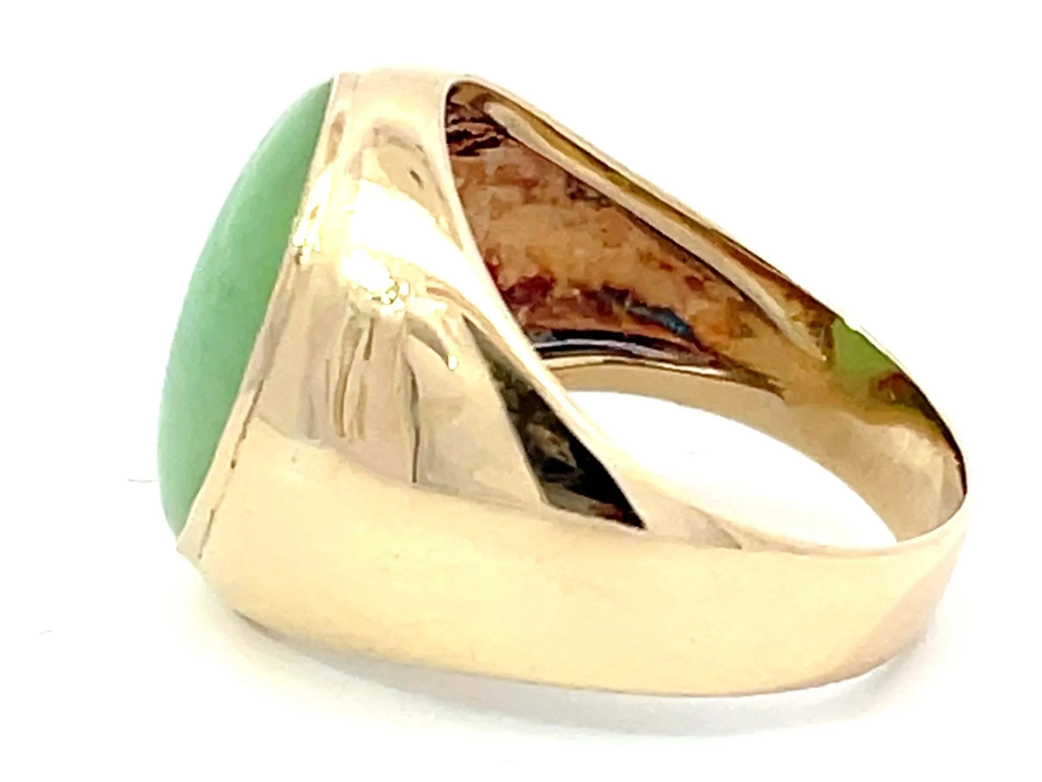 Oval Cabochon Green Jade Ring in 14K Yellow Gold