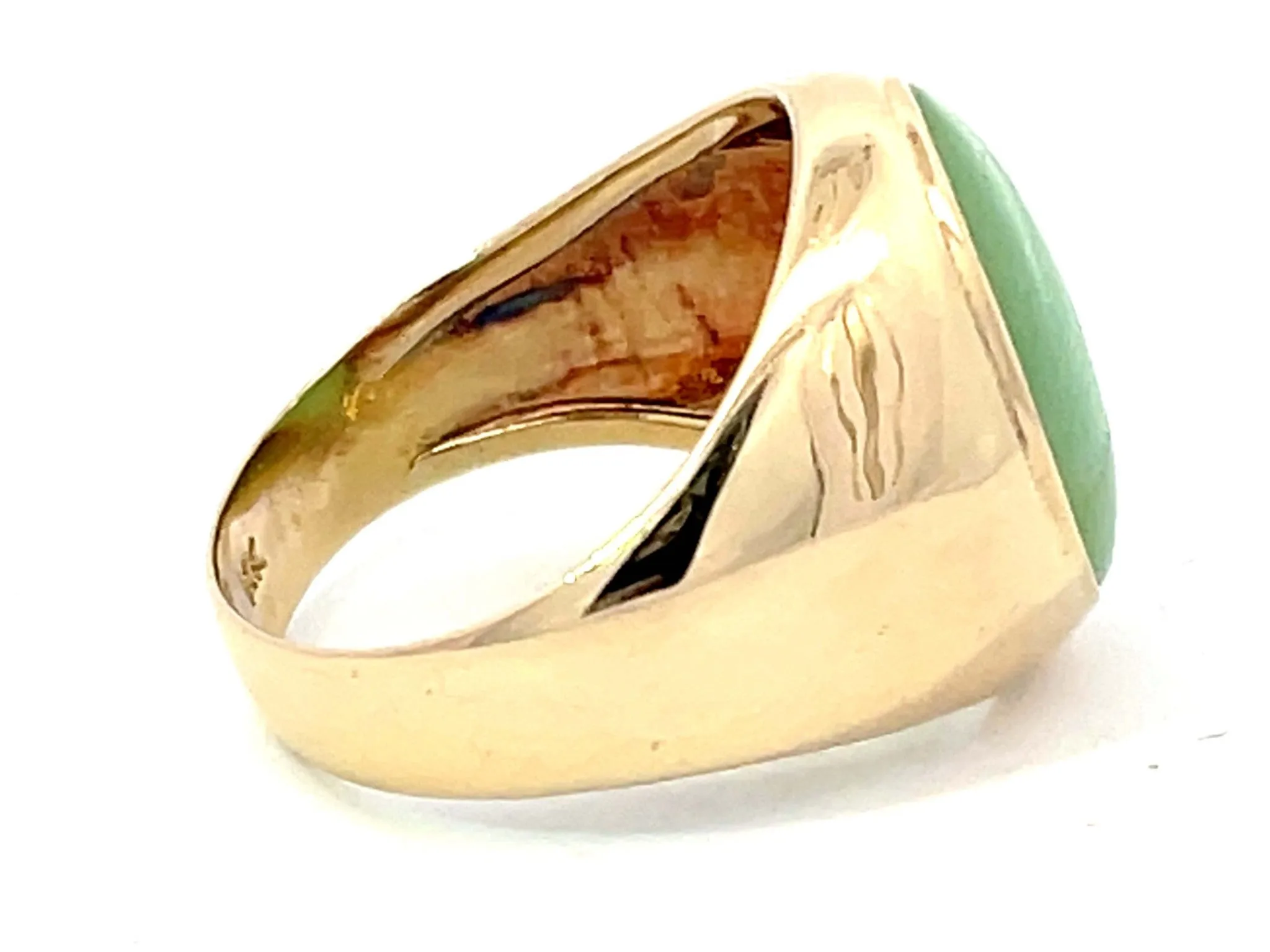 Oval Cabochon Green Jade Ring in 14K Yellow Gold
