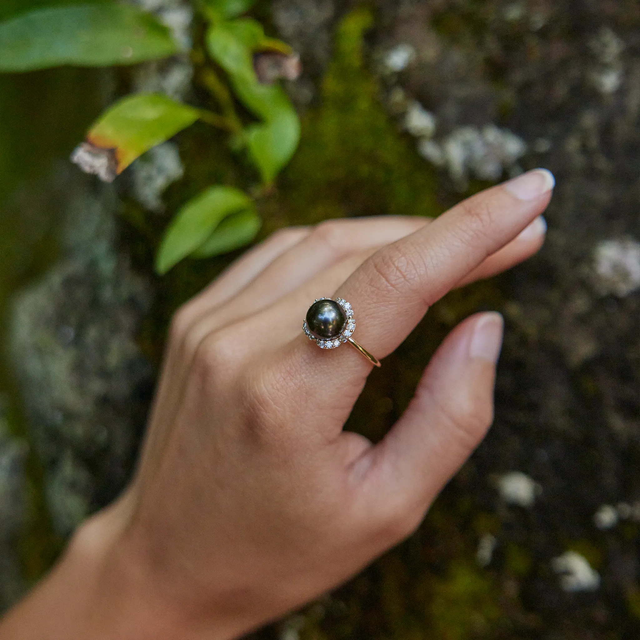 Plumeria Tahitian Black Pearl Ring in Gold with Diamonds - 9-10mm