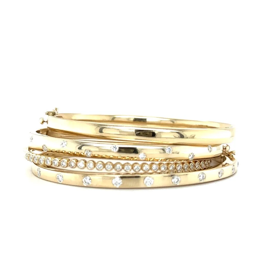 Round Edge Scatter Diamond Bangle
