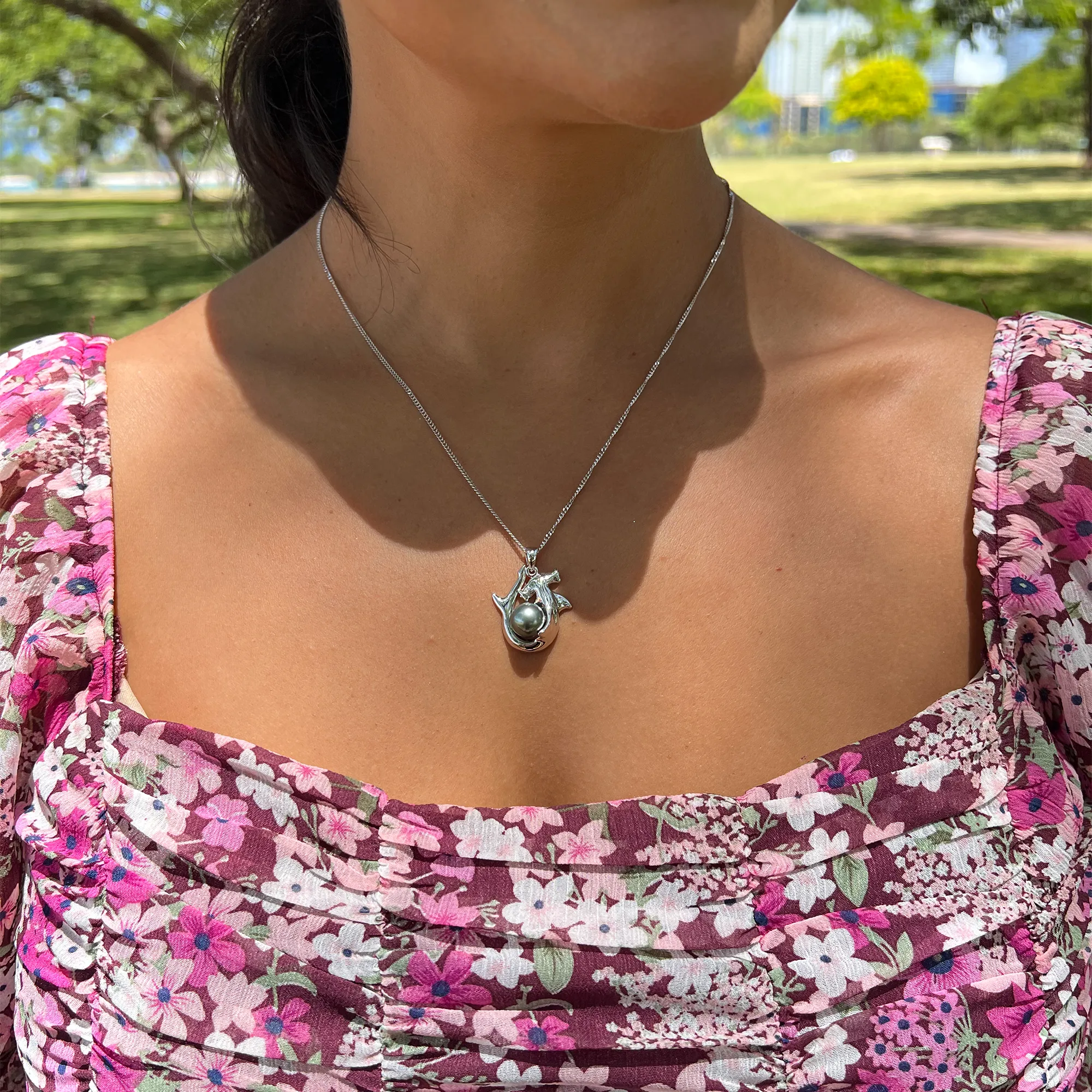Tahitian Black Pearl Hammerhead Shark Pendant in White Gold - 9-10mm