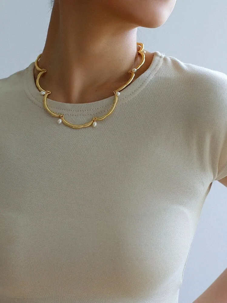 Unique Design Lace Pearl Choker-Gold
