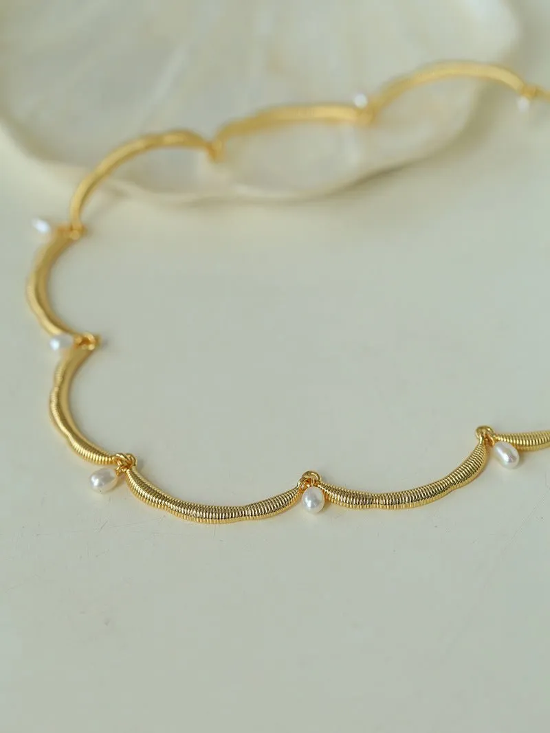 Unique Design Lace Pearl Choker-Gold
