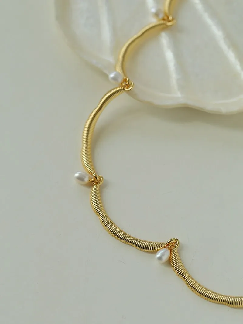 Unique Design Lace Pearl Choker-Gold